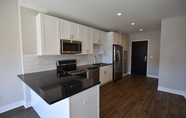 1 bed, 1 bath, 711 sqft, $2,750, Unit 3833-517