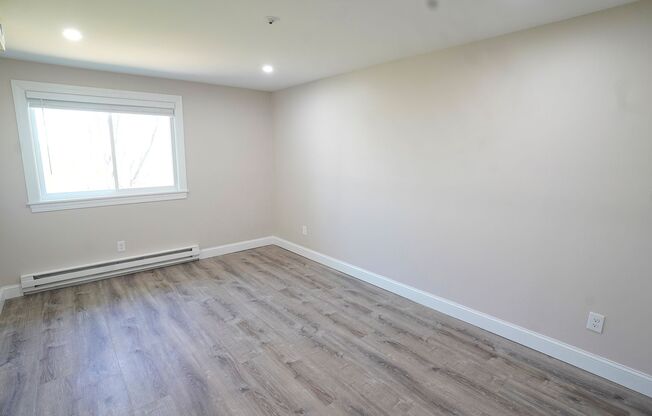 2 beds, 1 bath, 1,050 sqft, $2,900, Unit 81-5