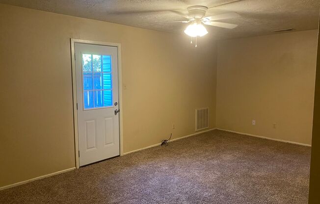 1 bed, 1 bath, 900 sqft, $805, Unit 1108 HOLIK SQ-Unit D