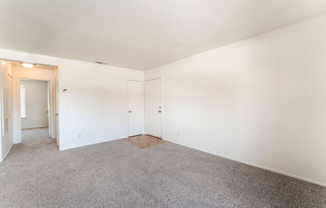 Charming Condo with new carpet & paint, located just minutes away from Summerlin!