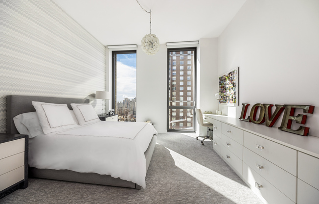 360 E 89 ST