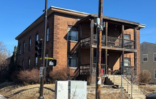 822 W 35th