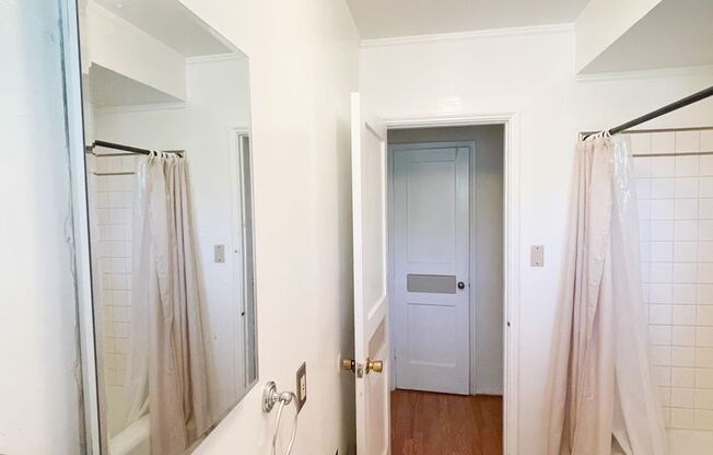 1 bed, 1 bath, $2,325, Unit 1645-3