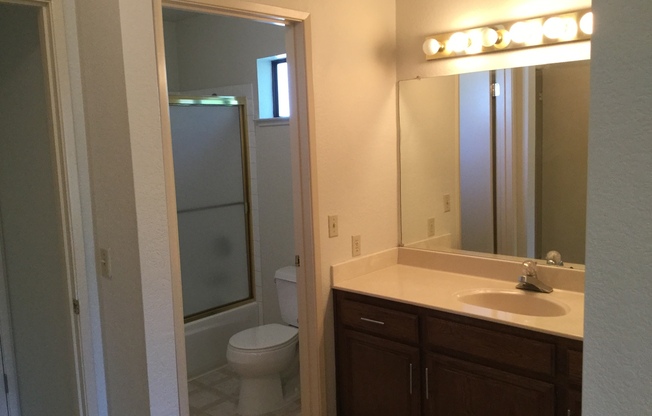 2 beds, 2 baths, $2,650, Unit Unit B