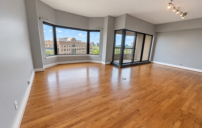 2 beds, 2 baths, $3,395, Unit # 1703