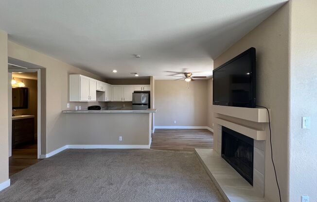UPGRADED SECOND FLOOR 3BD/2BA CONDO NEAR S NELLIS & E VEGAS VALLEY