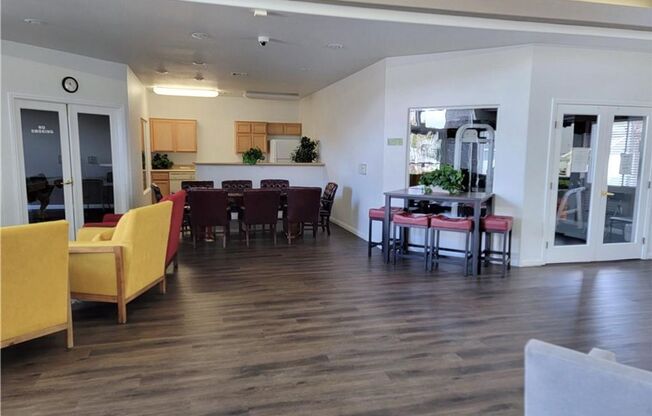 3 beds, 2 baths, $1,445, Unit # 4822