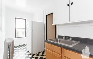 2700 N Spaulding Ave