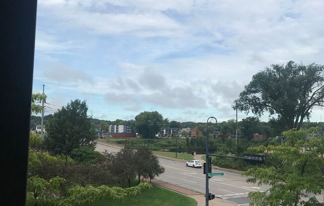 2 beds, 2 baths, 926 sqft, $1,600, Unit 210