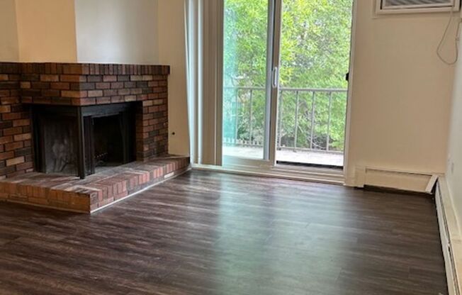 2 beds, 1 bath, 980 sqft, $1,895, Unit 1674-202 Quail