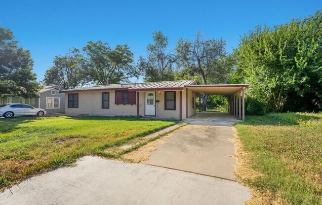 Highland Park Gem- 3/1 with Large Yard