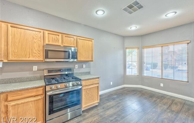3BD/2.5BA | Open-Concept Living in Gated Cottages at Southern Hills