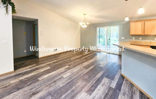 Immaculate rambler on large lot in Olalla