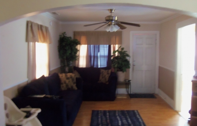 2 beds, 1 bath, $1,250