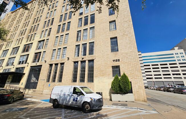 Studio, 1 bath, $1,600, Unit APARTMENT 919