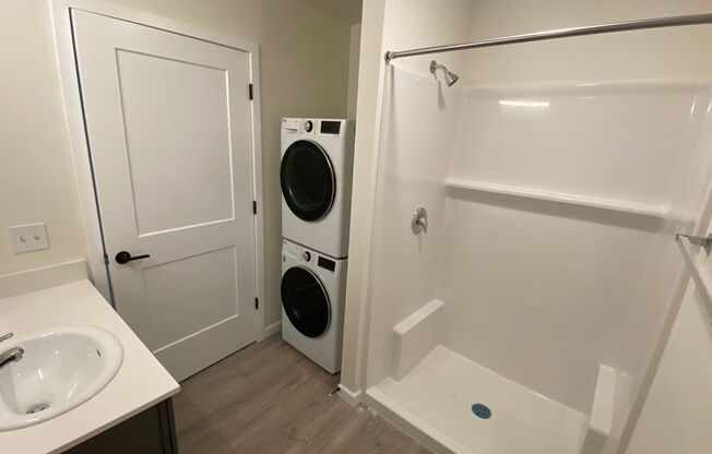 Studio, 1 bath, 398 sqft, $1,325, Unit 204