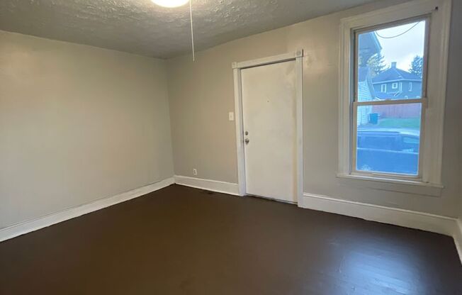 2 beds, 1 bath, $825, Unit 272