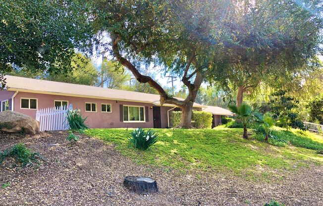 Secluded and Quiet Guest House Like Unit on Private Property off of Live Oak Park Road in Fallbrook!