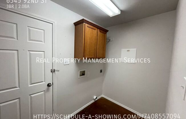 3 beds, 2 baths, 1,374 sqft, $1,400