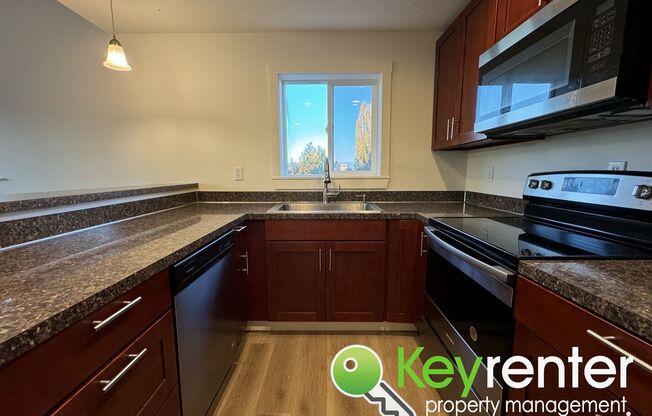 2 beds, 1.5 baths, 1,000 sqft, $2,000, Unit Unit A (Upstairs)