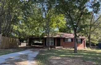 Lovely 3BR / 1 Bath Brick Ranch in Riverdale!