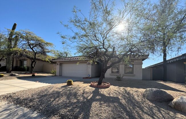 **MOVE IN SPECIAL: 2 BEDROOM PLUS OFFICE/DEN IN MCDOWELL MTN RANCH WITH COMM POOL AND AMENITIES