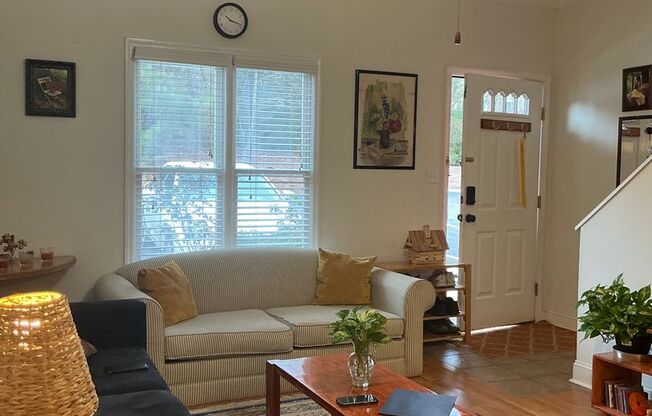 1 Bedroom/2 .5 Bath Condo located in River Station Condominiums!