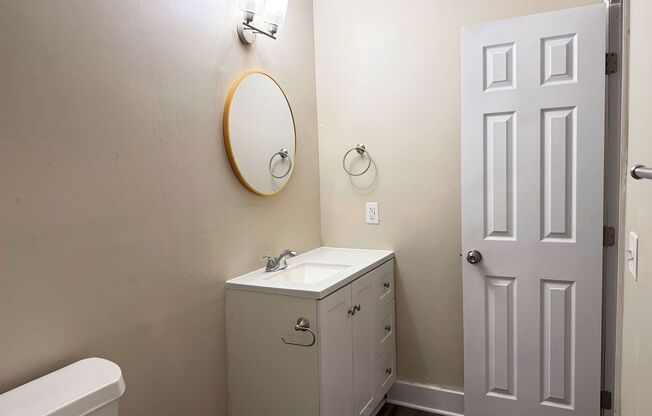 2 beds, 1 bath, 925 sqft, $1,120, Unit 205