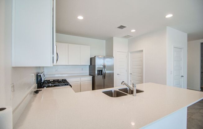 Bella Vista Farms 3 bedrooms!!