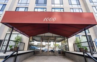 BEAUTIFULLY REMODELED CATHEDRAL HILL CONDO IN PRIME SF LOCATION!