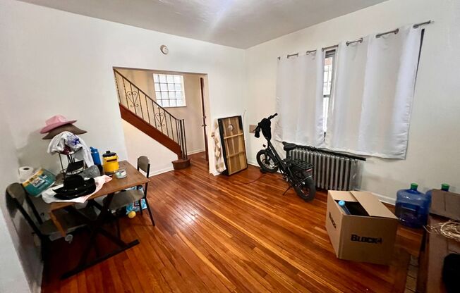 Oakland - 4 bedroom 1 bathroom - Spacious Home