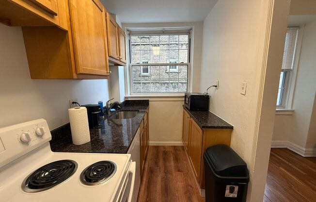 2 beds, 2 baths, 1,303 sqft, $3,000, Unit New King Edward  402