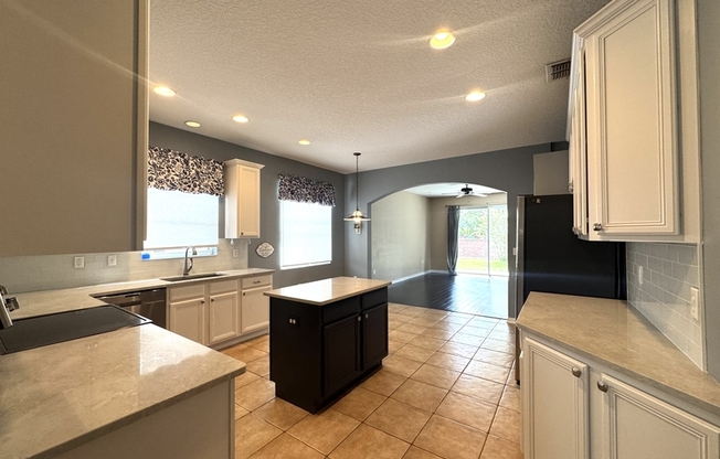 920 LOST GRV CIR