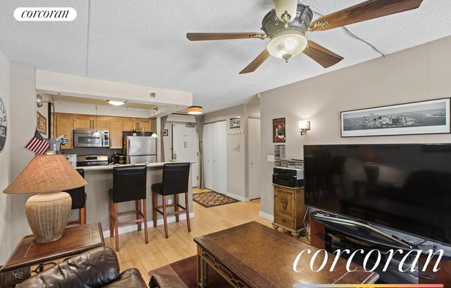 2 beds, 2 baths, 861 sqft, $6,100, Unit S3G