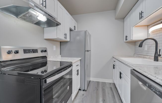 1 bed, 1 bath, 550 sqft, $899, Unit 1032 - 1B