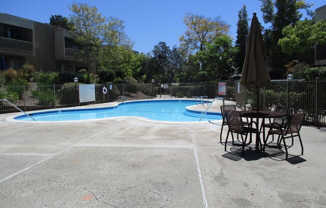 Lake Murray Condos. Spacious 2 Bdr 1 Ba 1st floor unit!