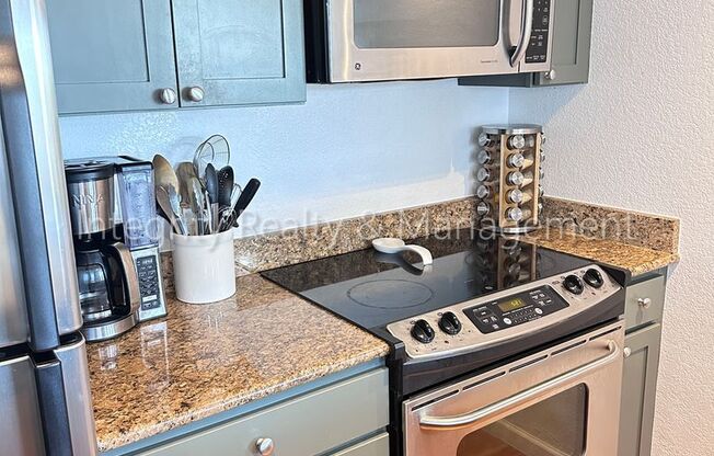 2 beds, 1 bath, $2,500