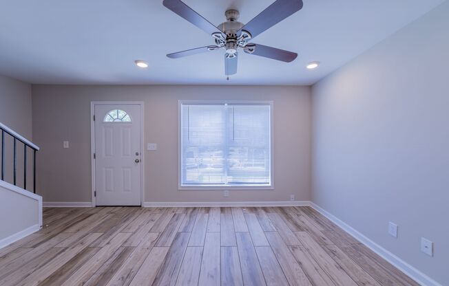 3 beds, 1.5 baths, 1,075 sqft, $1,650, Unit 723HCI