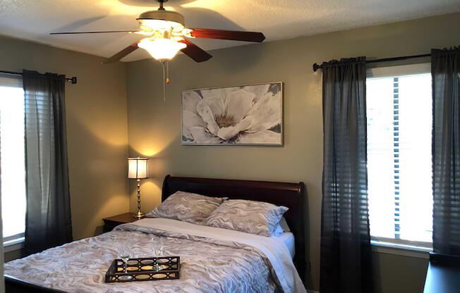 2 beds, 1.5 baths, 811 sqft, $1,090