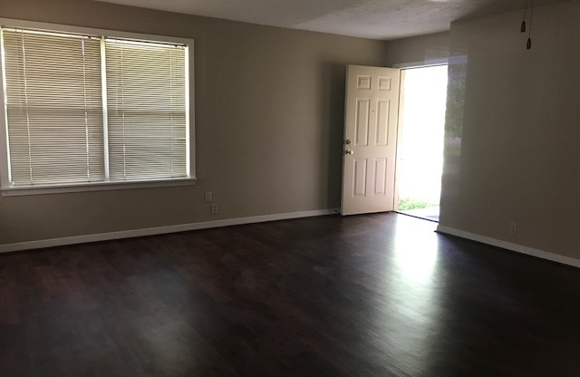 4 beds, 2 baths, $1,500