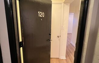 1 bed, 1 bath, 614 sqft, $1,350, Unit 120