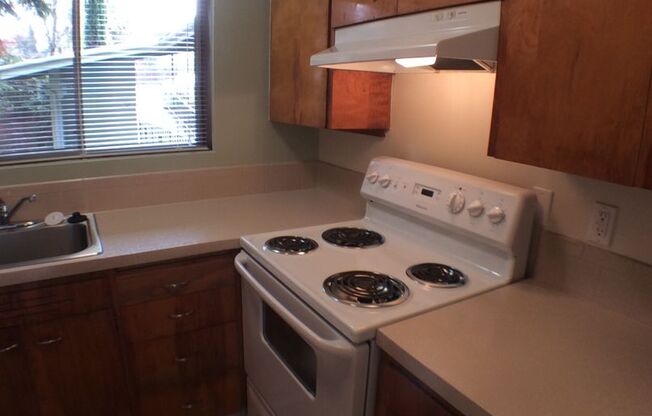 2 beds, 1 bath, 740 sqft, $1,465, Unit 204