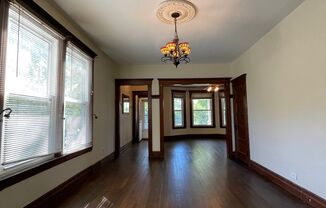 Charming Retreat: Two Blocks from Michigan Central Station