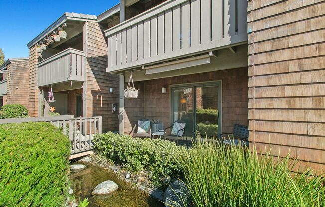 Furnished Ground-Level Beach Condo!