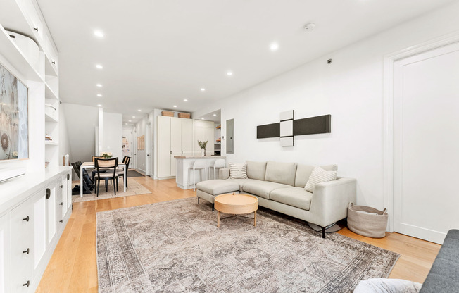 81 WARREN ST