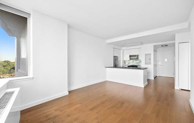 1 bed, 1 bath, $4,300, Unit 12C