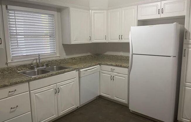 2 beds, 1 bath, $1,495