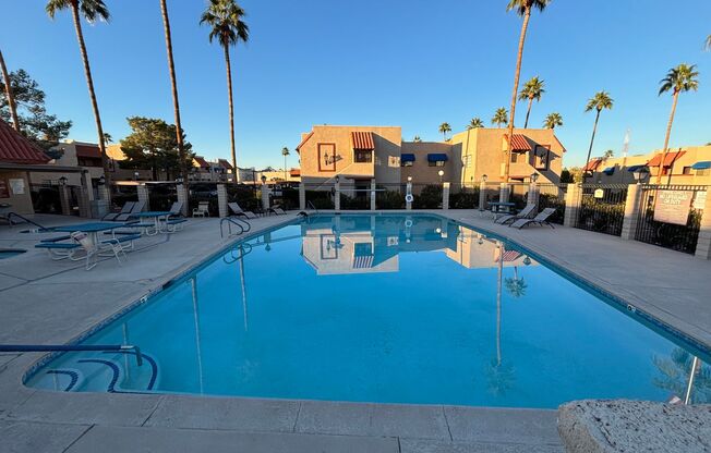 Charming 2BED/2BATH Condo located in Spring Oaks Community.