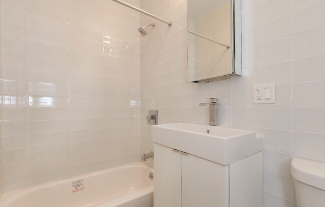 92 RIVINGTON ST