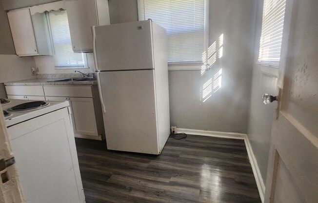 2 beds, 1 bath, $899